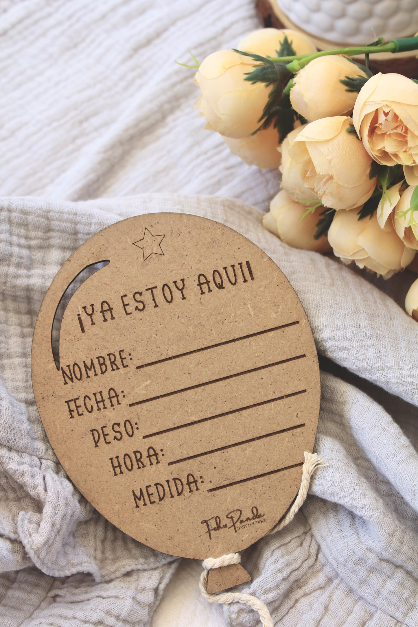 Placa de nacimiento con espacio para escribir nombre, peso y fecha del bebé